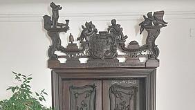 Eine barocke Holztür im Priesterseminar.